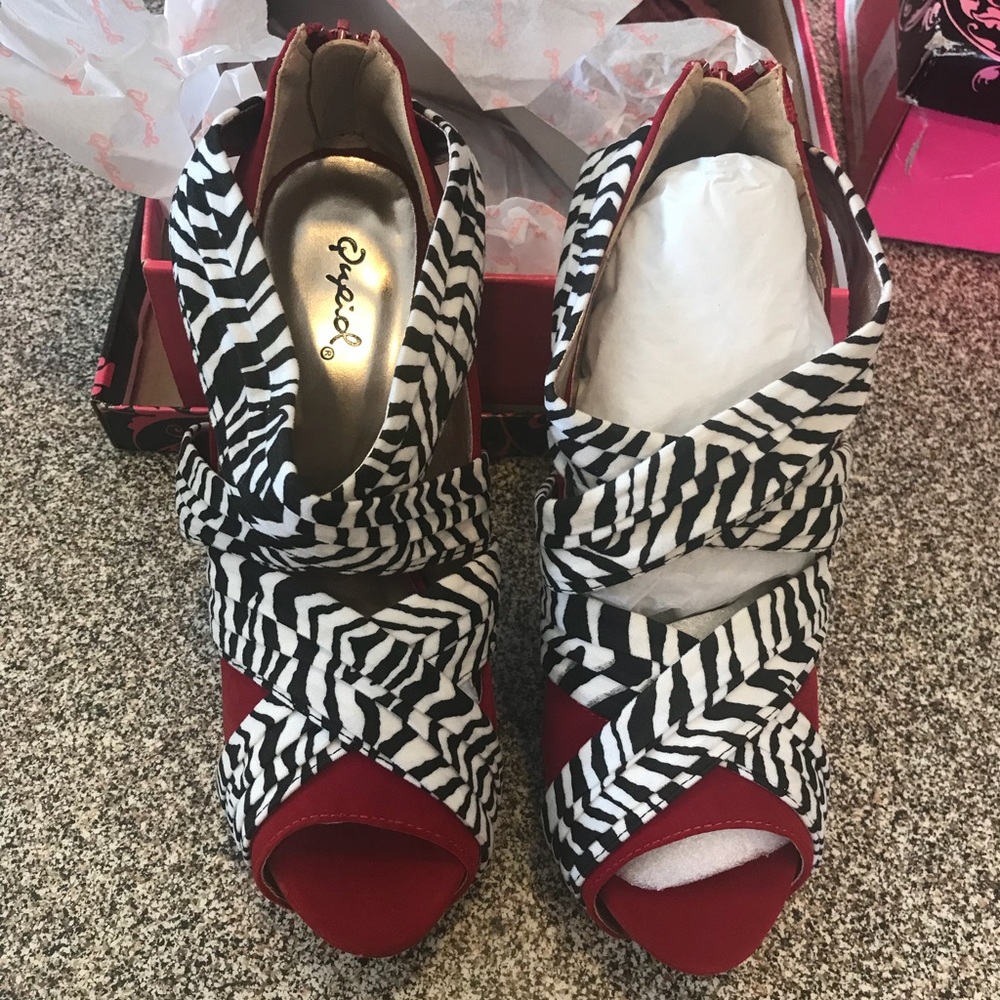 🆕 Qupid Red and Zebra heels 👠